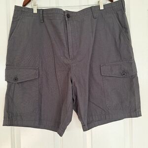Izod Cargo Shorts Mens 42 Gray color‎